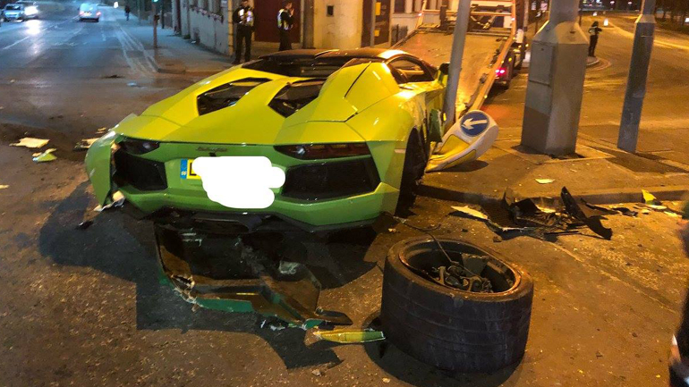 Έκανε τη Lamborghini σκόνη και θρύψαλα!